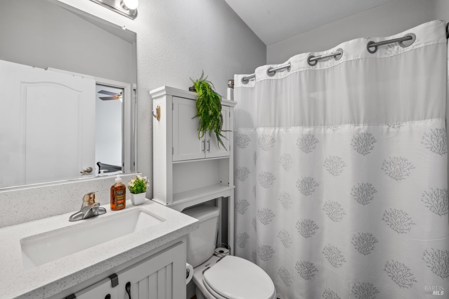 Detail Gallery Image 30 of 51 For 25 Walnut Cir, Rohnert Park,  CA 94928 - 3 Beds | 2 Baths