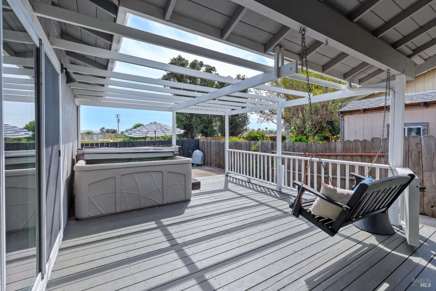 Detail Gallery Image 27 of 43 For 733 Whispering Bay Ln, Suisun City,  CA 94585 - 4 Beds | 2 Baths