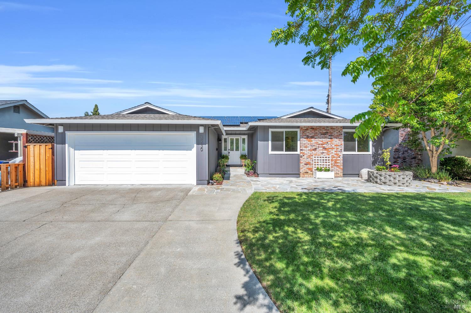 Detail Gallery Image 1 of 33 For 3730 Ruston Ln, Napa,  CA 94558 - 4 Beds | 2 Baths