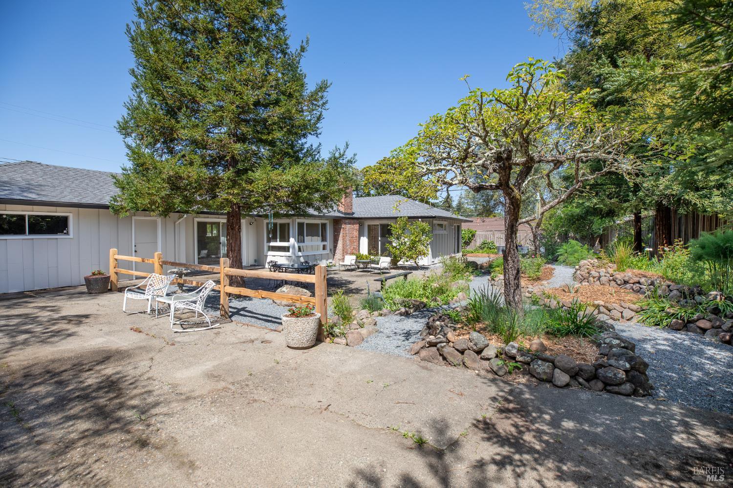 Detail Gallery Image 36 of 56 For 2055 Stonewood Dr, Santa Rosa,  CA 95404 - 3 Beds | 2 Baths