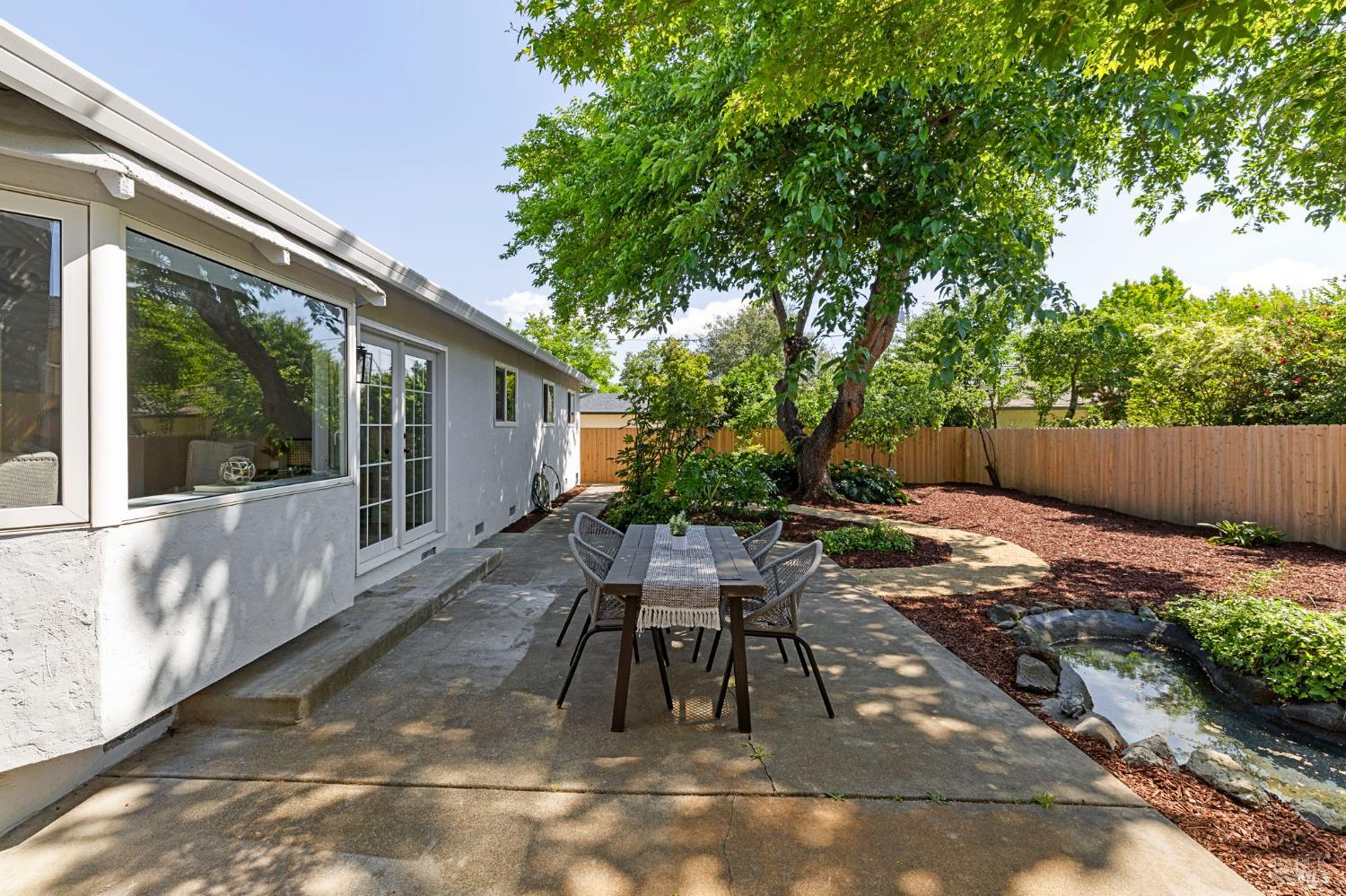 Detail Gallery Image 32 of 47 For 1007 Harold Ln, Healdsburg,  CA 95448 - 4 Beds | 2 Baths