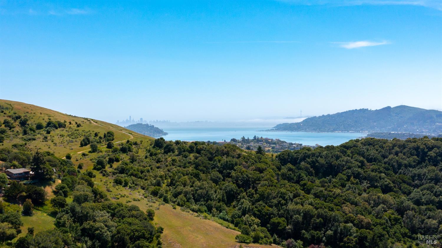 Detail Gallery Image 29 of 39 For 9 Endeavor Cv, Corte Madera,  CA 94925 - 3 Beds | 2/1 Baths