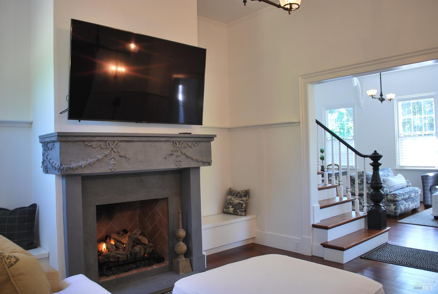 Detail Gallery Image 12 of 50 For 1801 Bodega Ave, Petaluma,  CA 94952 - 5 Beds | 2/1 Baths