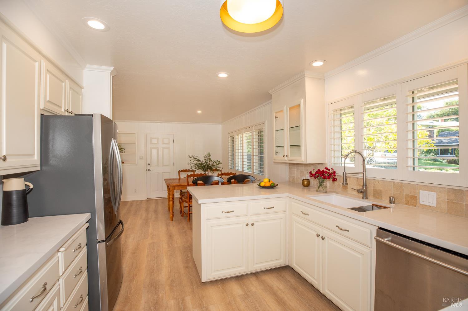 Detail Gallery Image 19 of 56 For 2055 Stonewood Dr, Santa Rosa,  CA 95404 - 3 Beds | 2 Baths