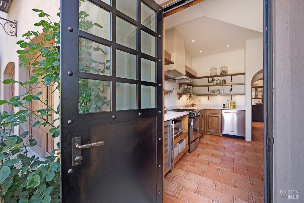 Detail Gallery Image 11 of 62 For Address Is Not Disclosed, Healdsburg,  CA 95448 - 3 Beds | 3/3 Baths