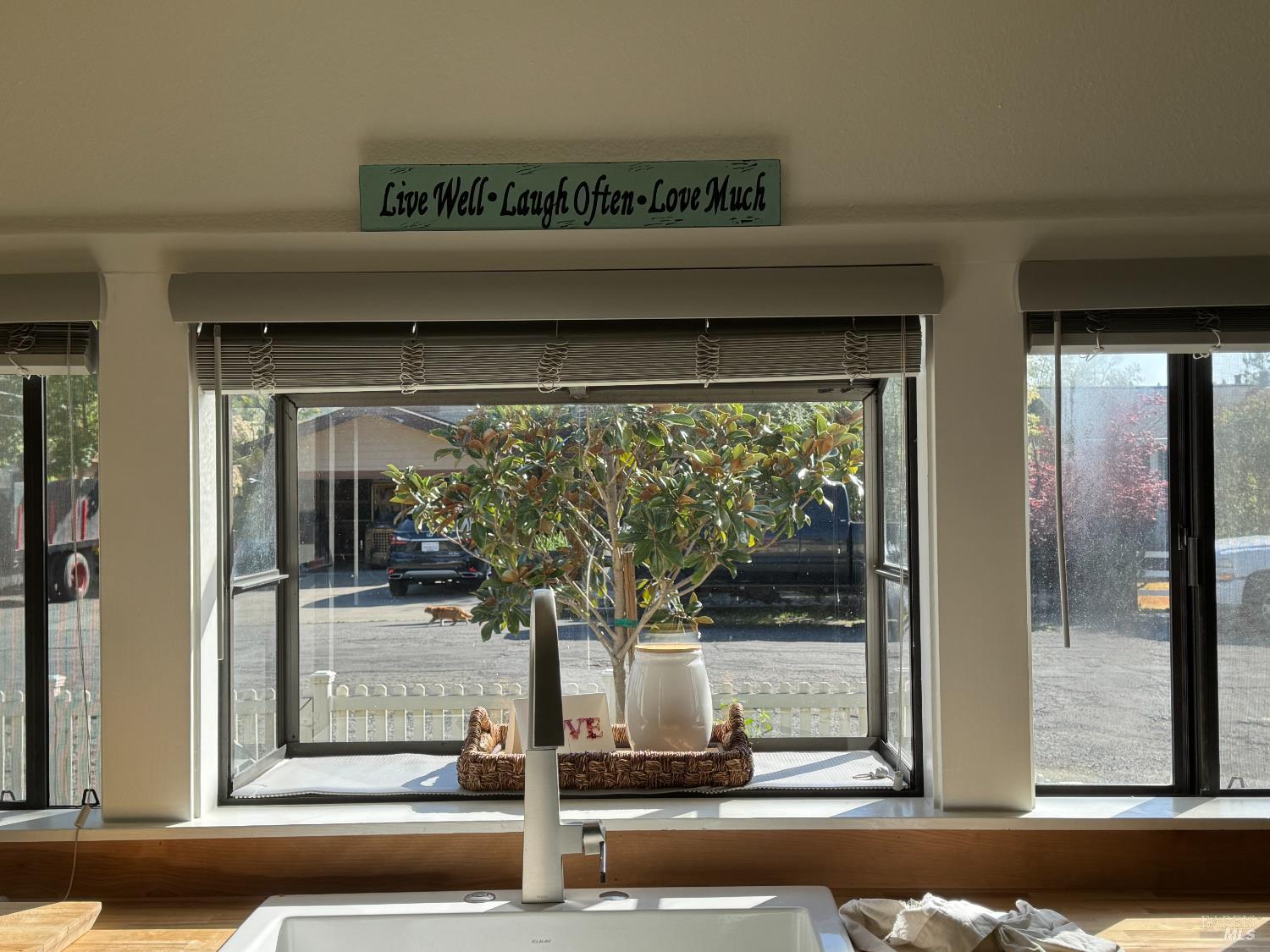 Detail Gallery Image 9 of 30 For 19250 Hickory St, El Verano,  CA 95476 - 3 Beds | 2 Baths