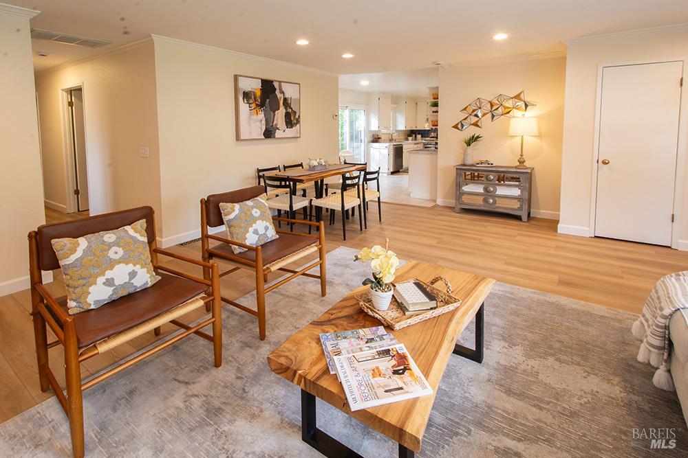 Detail Gallery Image 2 of 20 For 293 Siesta Way, Sonoma,  CA 95476 - 3 Beds | 2 Baths