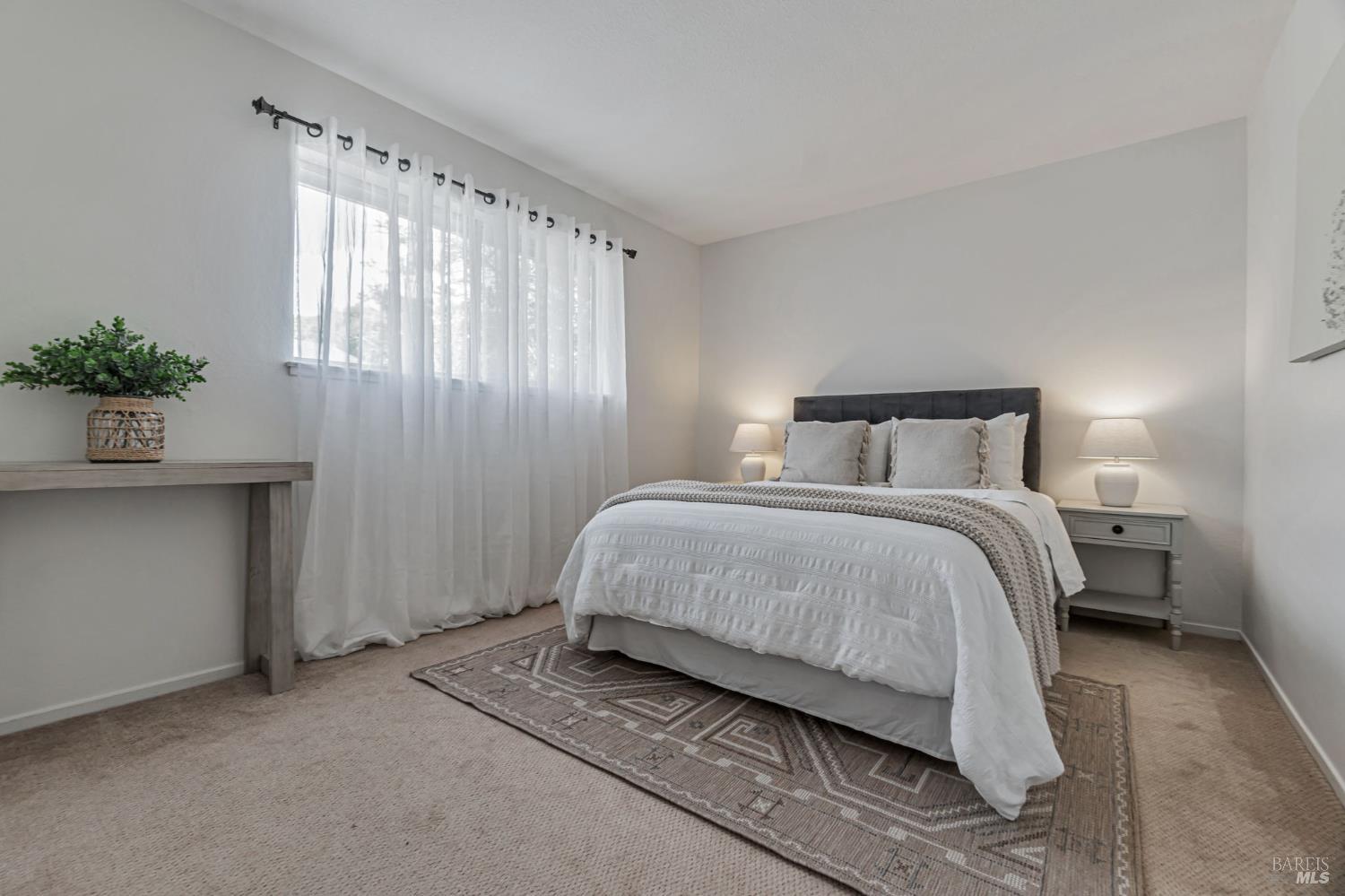 Detail Gallery Image 16 of 31 For 64 Los Padres Cir, Novato,  CA 94947 - 2 Beds | 1 Baths