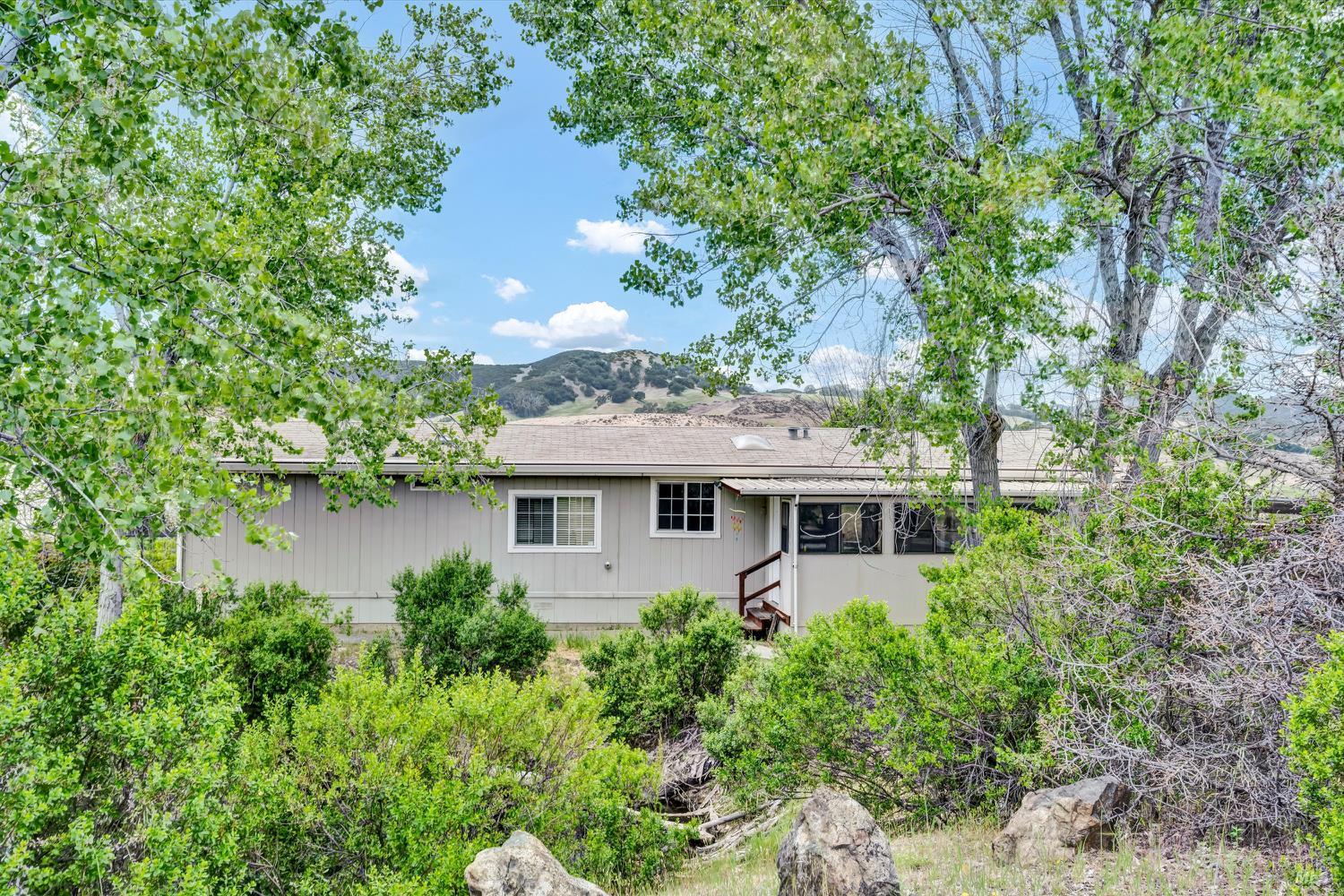 Detail Gallery Image 4 of 46 For 4538 Hill Rd, Lakeport,  CA 95453 - 2 Beds | 2 Baths