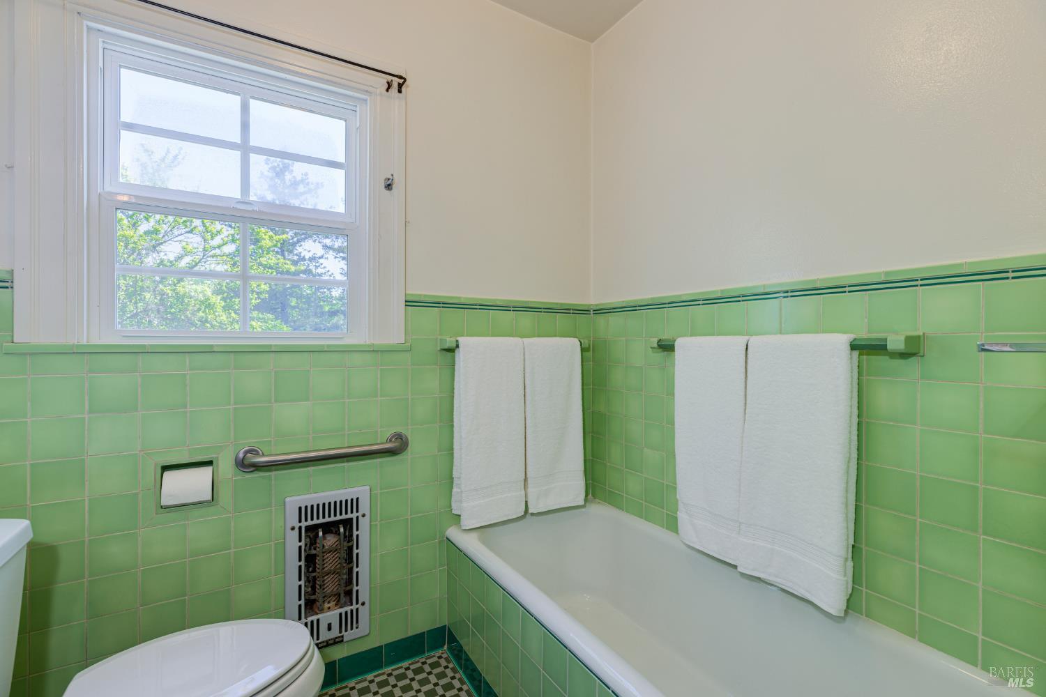 Detail Gallery Image 30 of 52 For 31 Laurel Ave, Petaluma,  CA 94952 - 2 Beds | 1/1 Baths