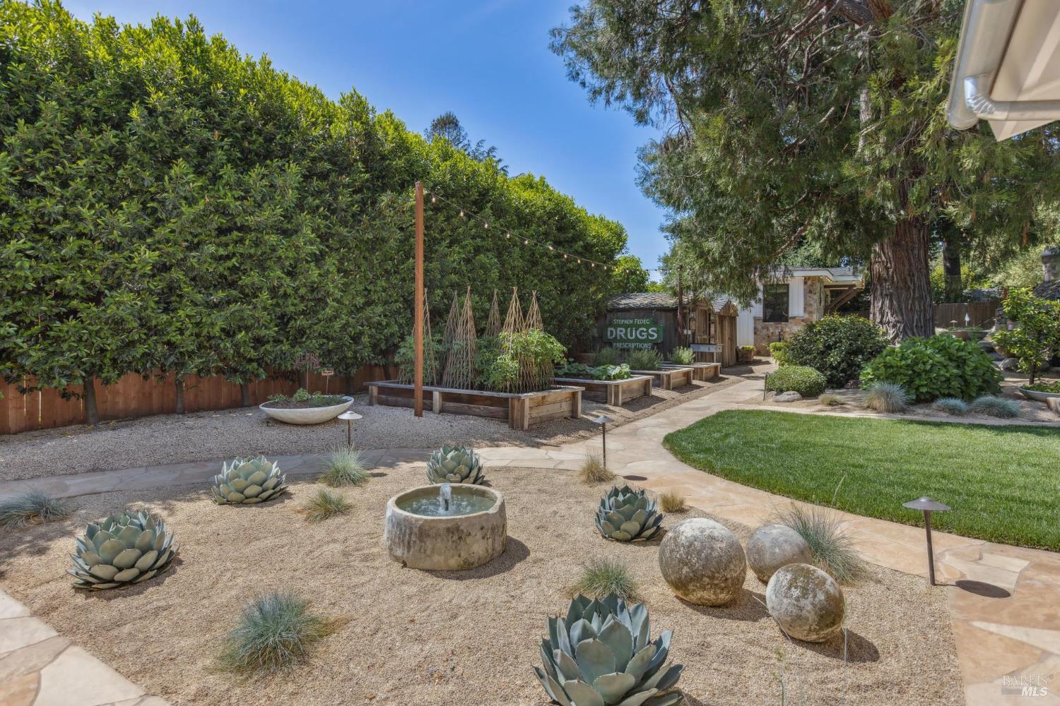 Detail Gallery Image 35 of 71 For 1040 Rose Dr, Napa,  CA 94558 - 5 Beds | 4 Baths
