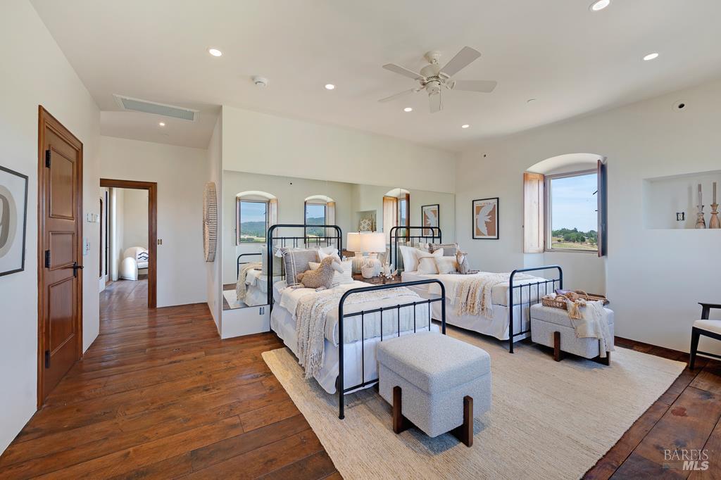 Detail Gallery Image 26 of 62 For Address Is Not Disclosed, Healdsburg,  CA 95448 - 3 Beds | 3/3 Baths