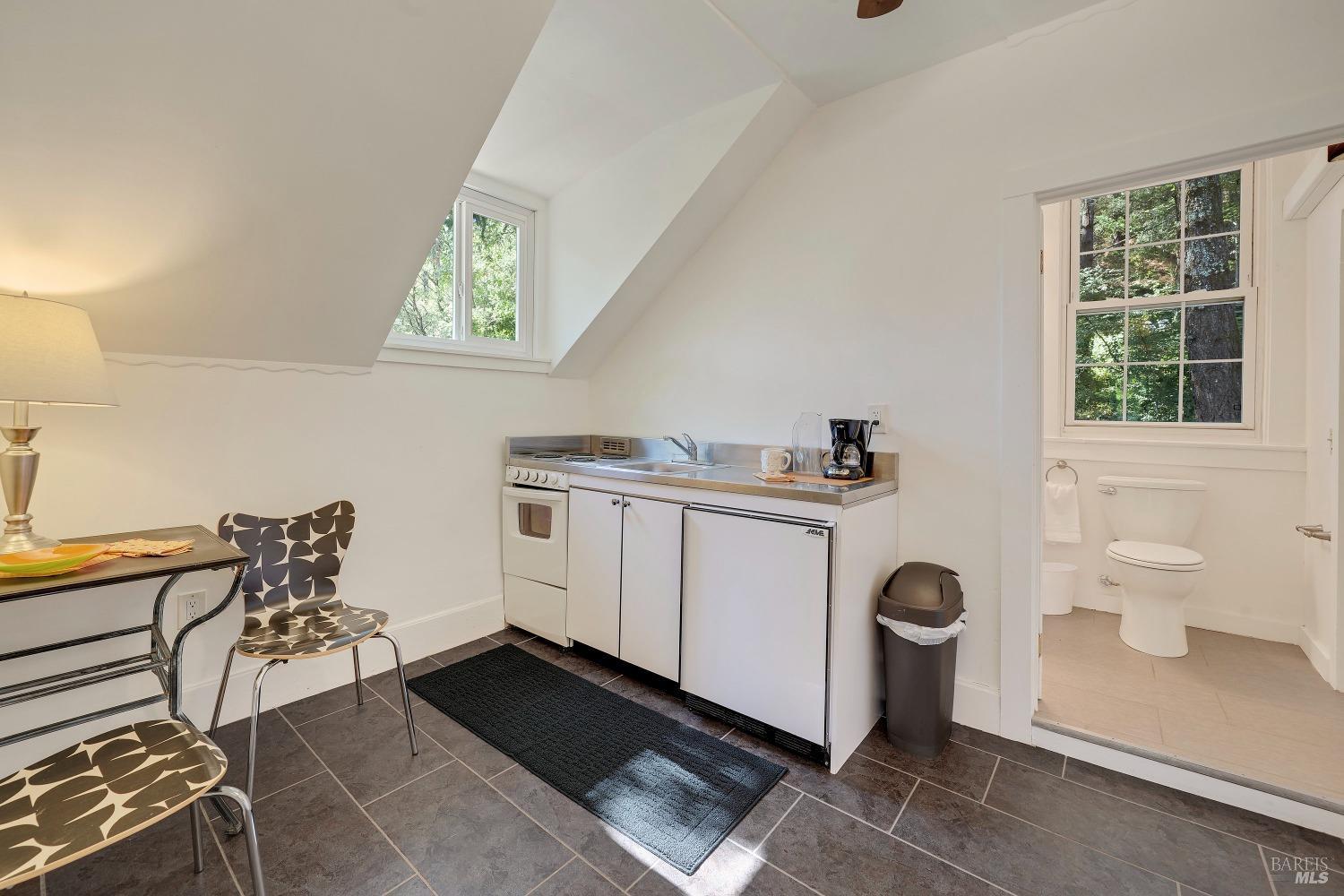 Detail Gallery Image 22 of 53 For 1423 Foothill Blvd, Calistoga,  CA 94515 - 8 Beds | 5 Baths