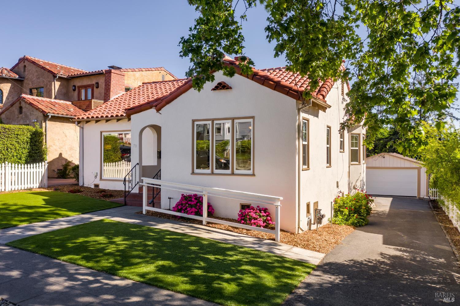 Detail Gallery Image 48 of 52 For 31 Laurel Ave, Petaluma,  CA 94952 - 2 Beds | 1/1 Baths