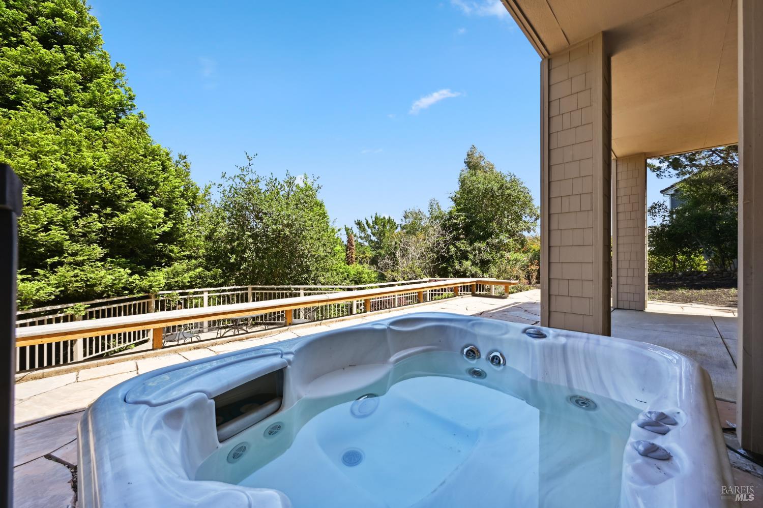 Detail Gallery Image 52 of 65 For 110 Monterey Dr, Tiburon,  CA 94920 - 5 Beds | 4/1 Baths