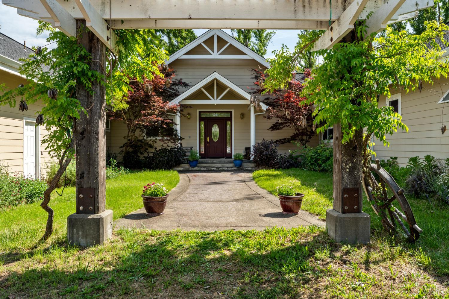 Detail Gallery Image 4 of 55 For 5081 Highway 175 Unkn, Hopland,  CA 95449 - 3 Beds | 2 Baths