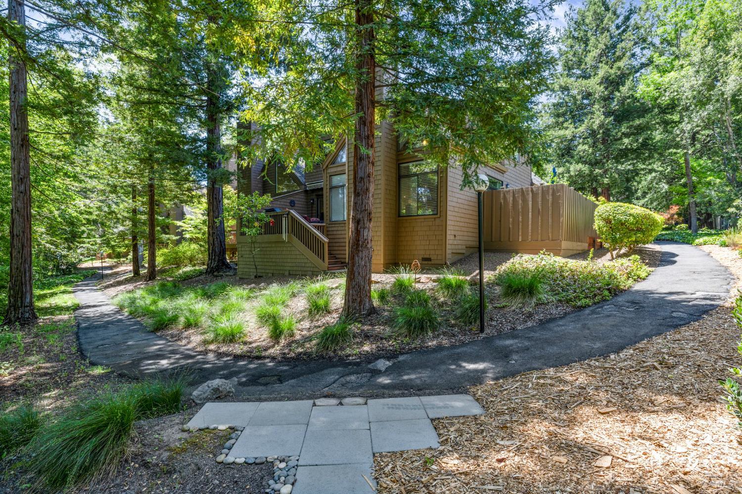 Detail Gallery Image 31 of 36 For 3376 Parker Hill Rd, Santa Rosa,  CA 95404 - 3 Beds | 3 Baths
