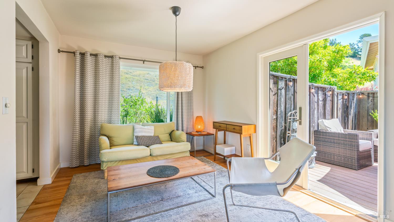 Detail Gallery Image 5 of 39 For 9 Endeavor Cv, Corte Madera,  CA 94925 - 3 Beds | 2/1 Baths