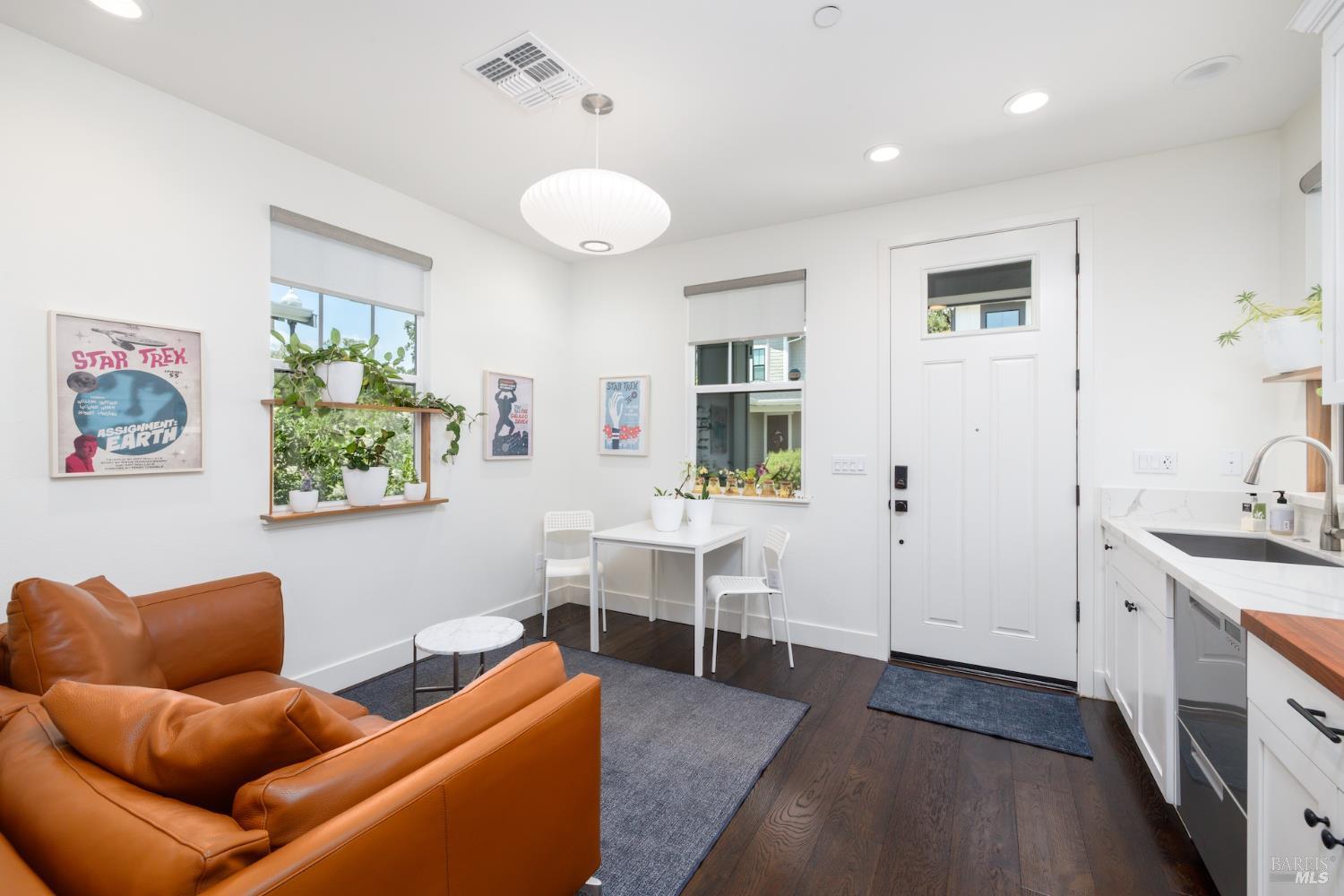 Detail Gallery Image 23 of 32 For 103 Chiquita Rd, Healdsburg,  CA 95448 - 3 Beds | 2/1 Baths