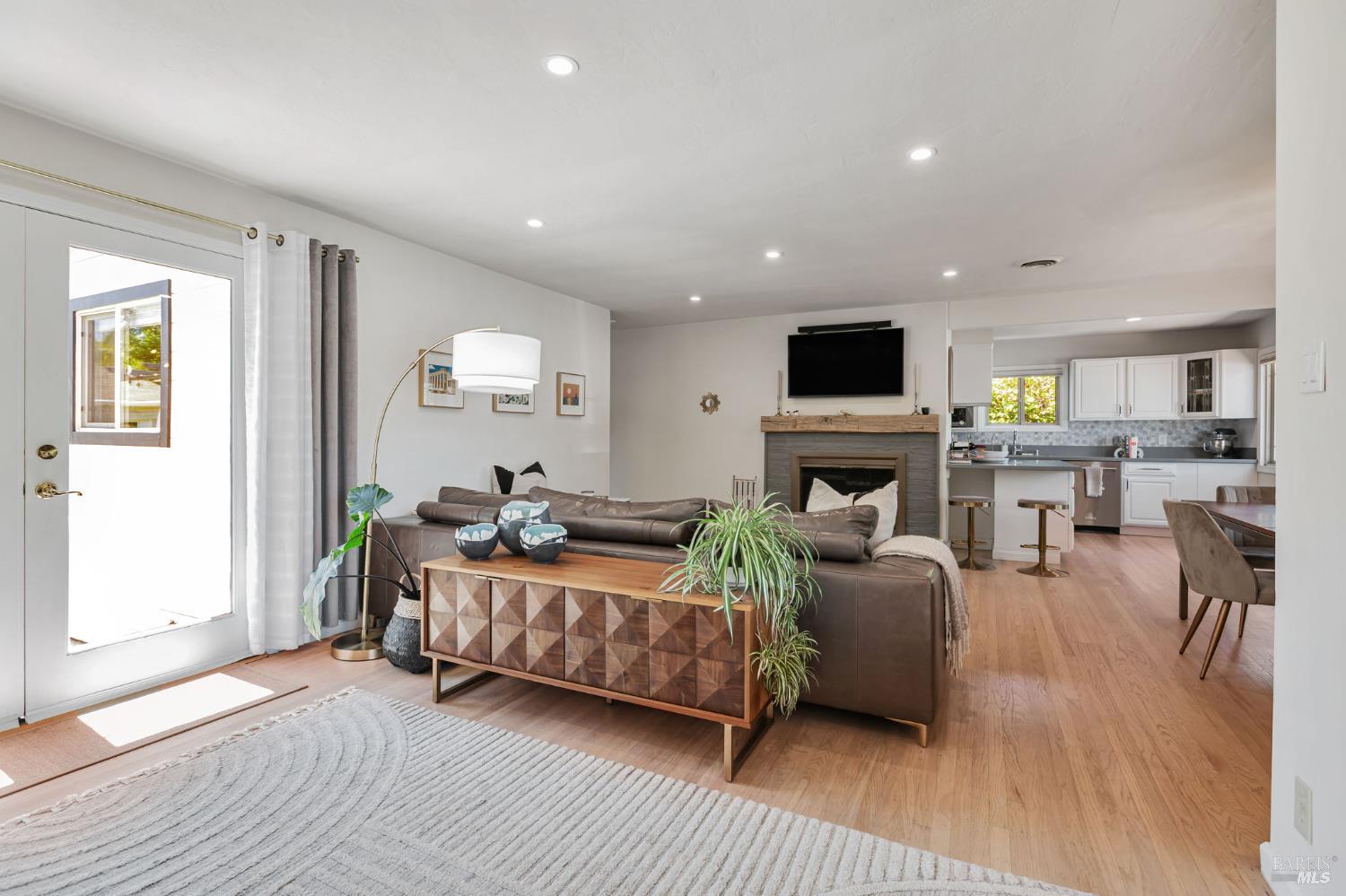 Detail Gallery Image 14 of 47 For 836 Wilmac Ave, Novato,  CA 94947 - 3 Beds | 1/1 Baths