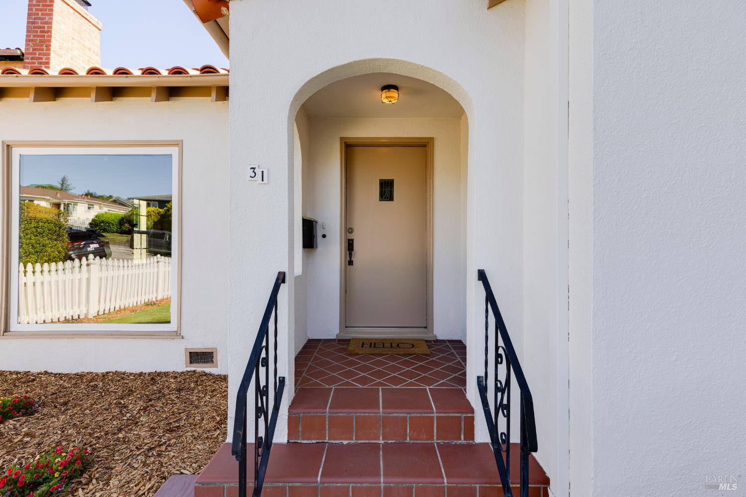 Detail Gallery Image 2 of 52 For 31 Laurel Ave, Petaluma,  CA 94952 - 2 Beds | 1/1 Baths