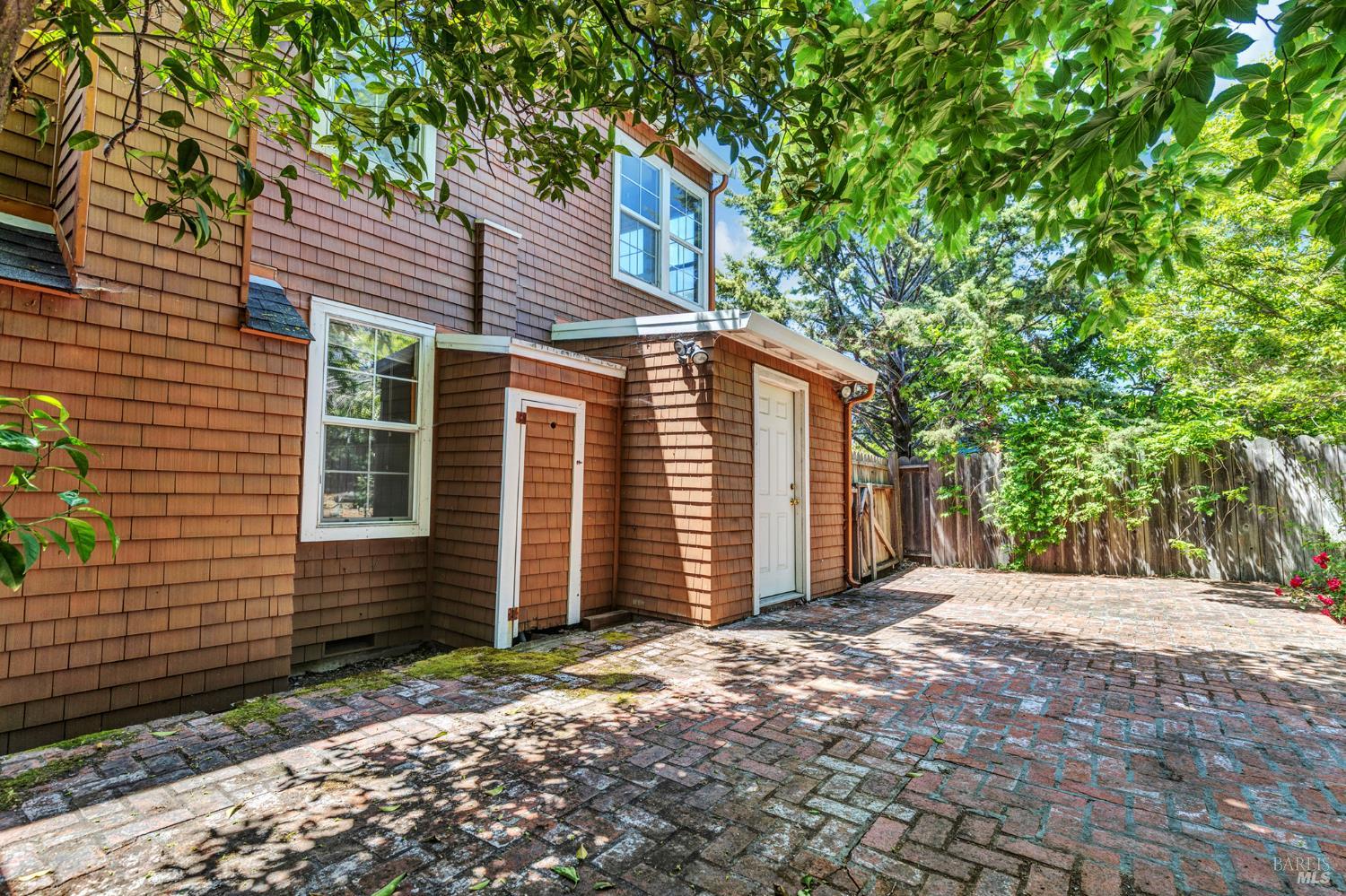 Detail Gallery Image 40 of 45 For 845 W K St, Benicia,  CA 94510 - 3 Beds | 2 Baths