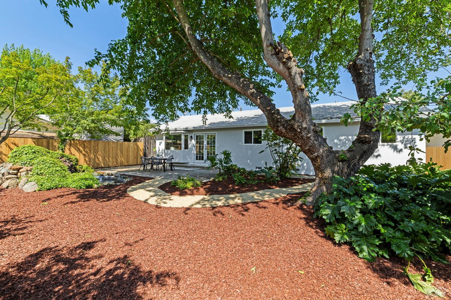 Detail Gallery Image 35 of 47 For 1007 Harold Ln, Healdsburg,  CA 95448 - 4 Beds | 2 Baths