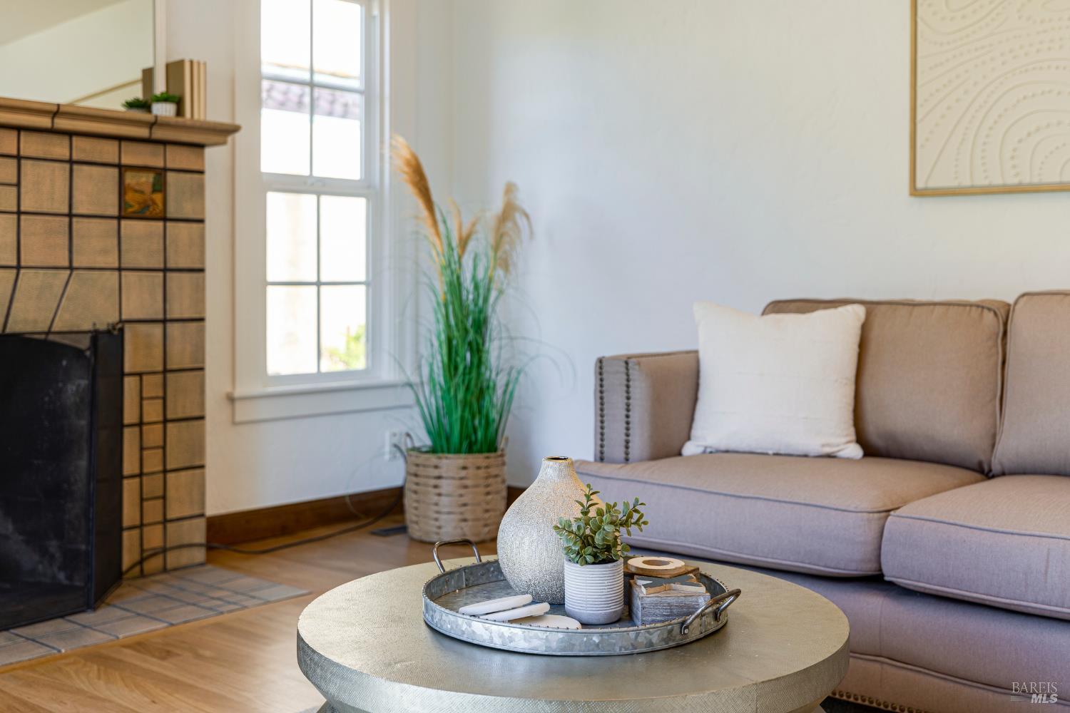 Detail Gallery Image 9 of 52 For 31 Laurel Ave, Petaluma,  CA 94952 - 2 Beds | 1/1 Baths