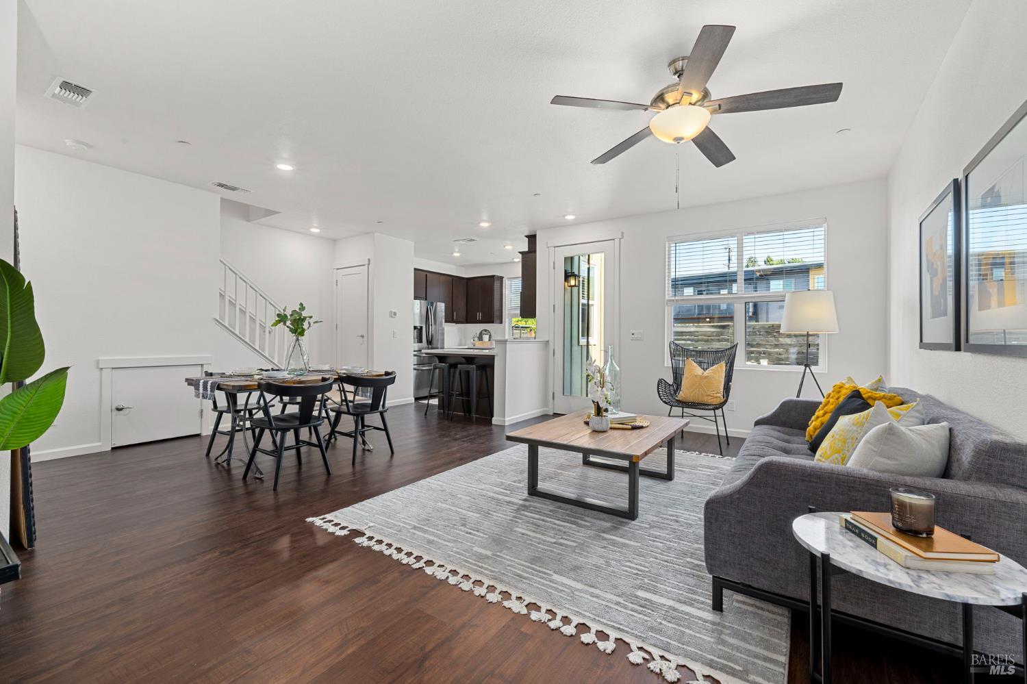 Detail Gallery Image 6 of 50 For 46 Birch Haven Way, Santa Rosa,  CA 95407 - 4 Beds | 2/1 Baths