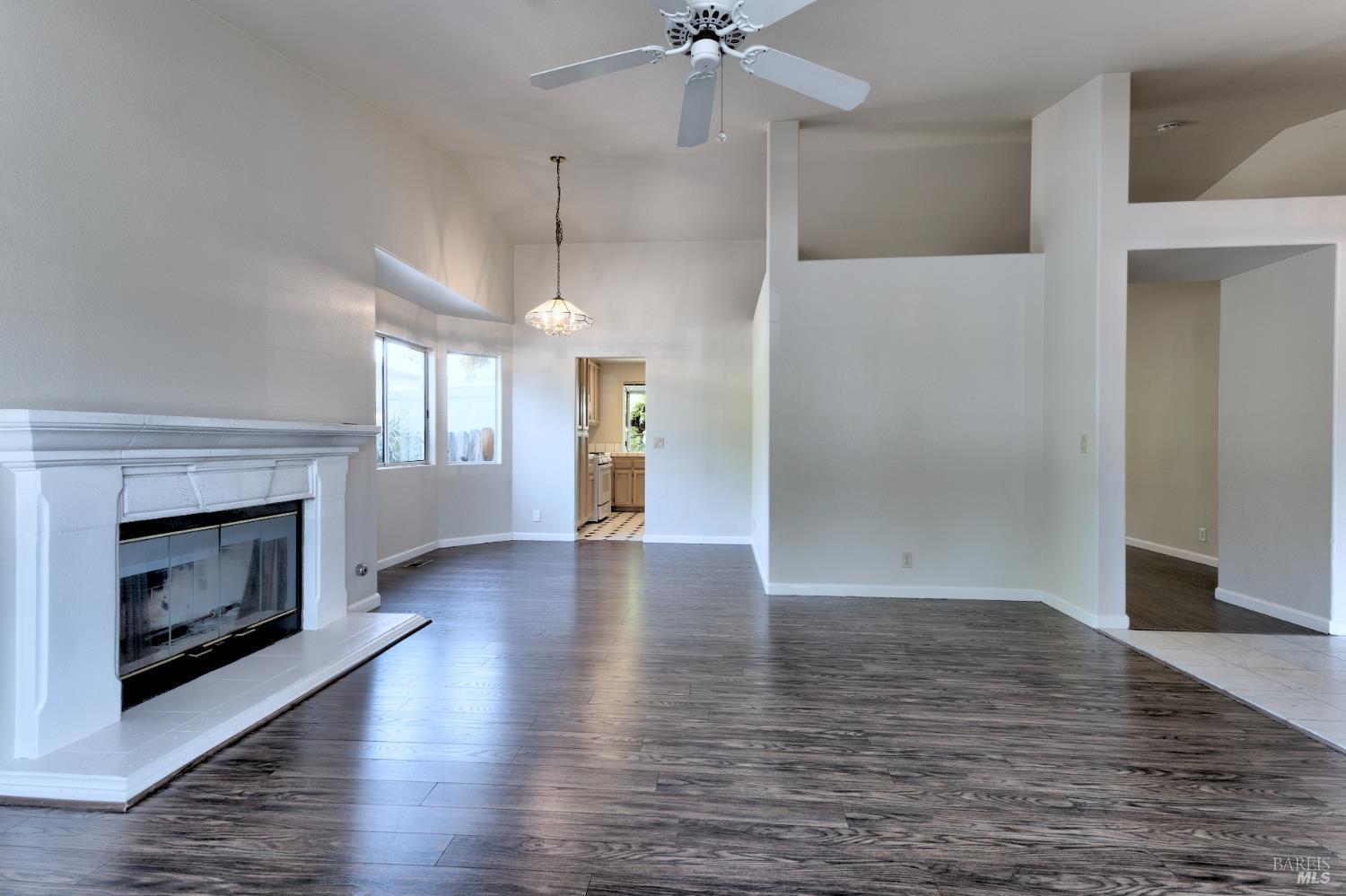 Detail Gallery Image 14 of 40 For 2269 Dancing Penny Way, Santa Rosa,  CA 95403 - 3 Beds | 2 Baths