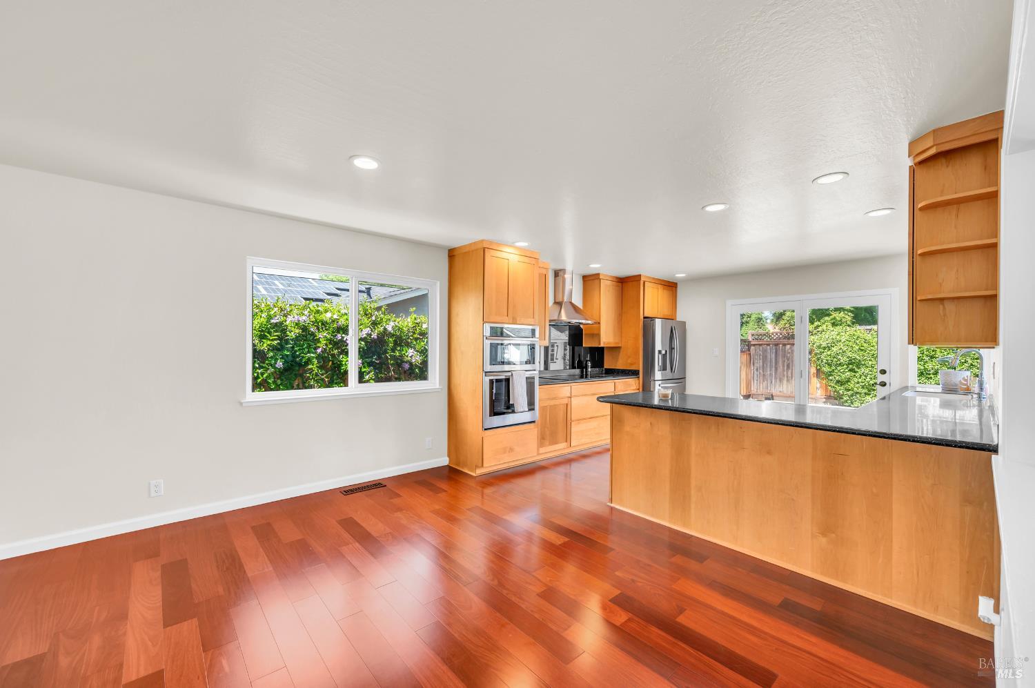 Detail Gallery Image 8 of 33 For 3730 Ruston Ln, Napa,  CA 94558 - 4 Beds | 2 Baths