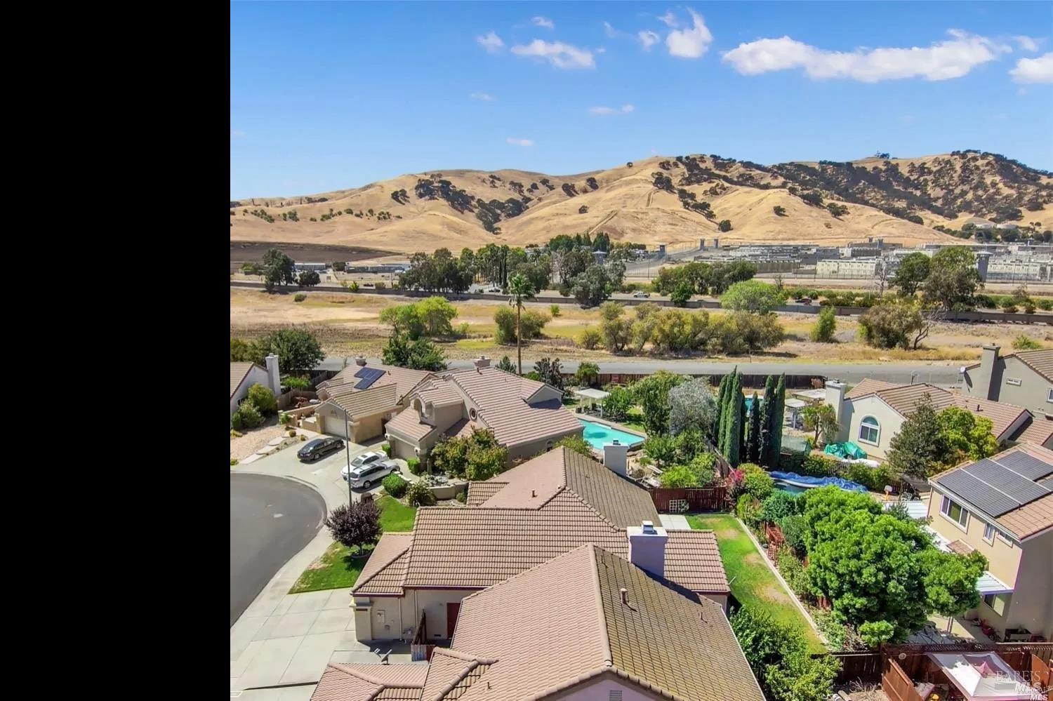 Detail Gallery Image 35 of 35 For 667 Laurelwood Cir, Vacaville,  CA 95687 - 3 Beds | 2 Baths