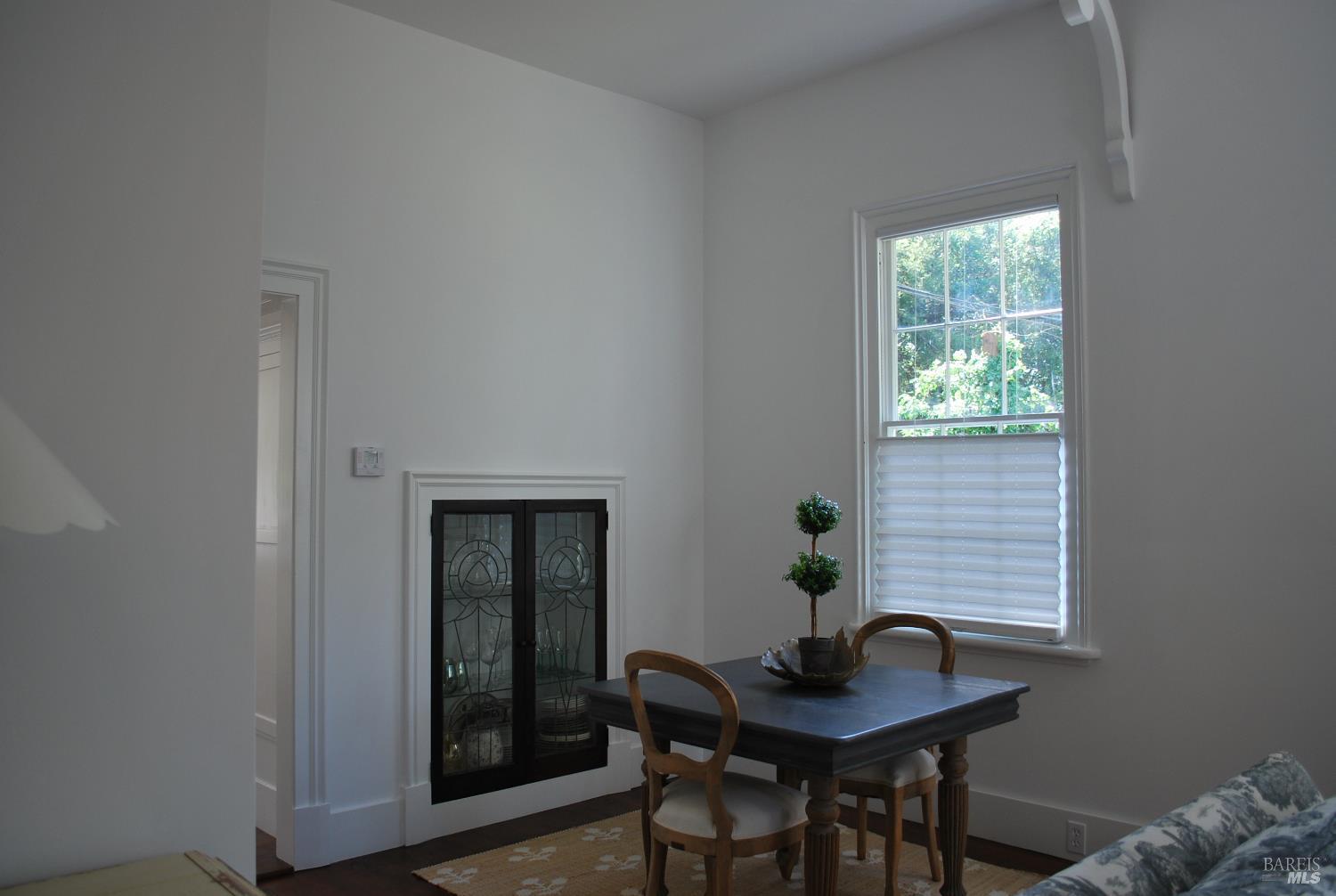 Detail Gallery Image 8 of 50 For 1801 Bodega Ave, Petaluma,  CA 94952 - 5 Beds | 2/1 Baths