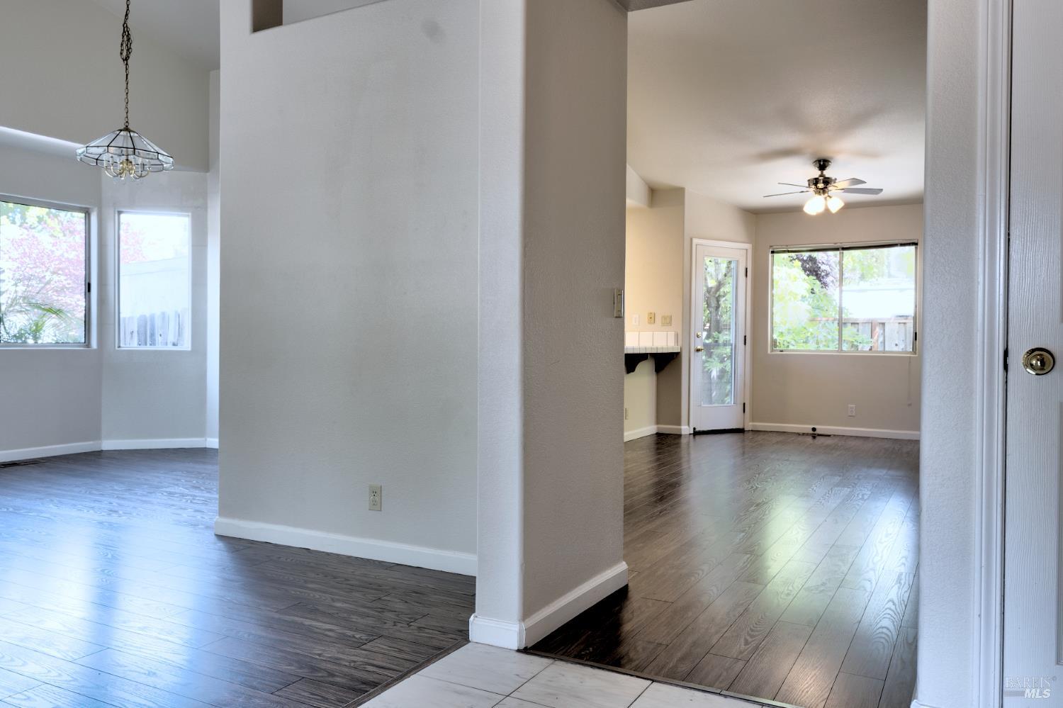 Detail Gallery Image 11 of 40 For 2269 Dancing Penny Way, Santa Rosa,  CA 95403 - 3 Beds | 2 Baths