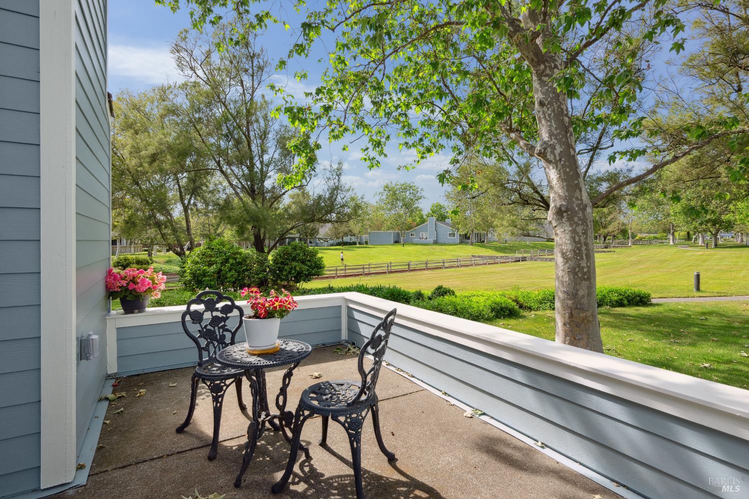 Detail Gallery Image 12 of 31 For 9522 Lakewood Dr, Windsor,  CA 95492 - 2 Beds | 2 Baths