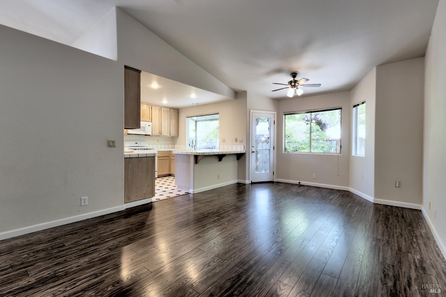 Detail Gallery Image 18 of 40 For 2269 Dancing Penny Way, Santa Rosa,  CA 95403 - 3 Beds | 2 Baths