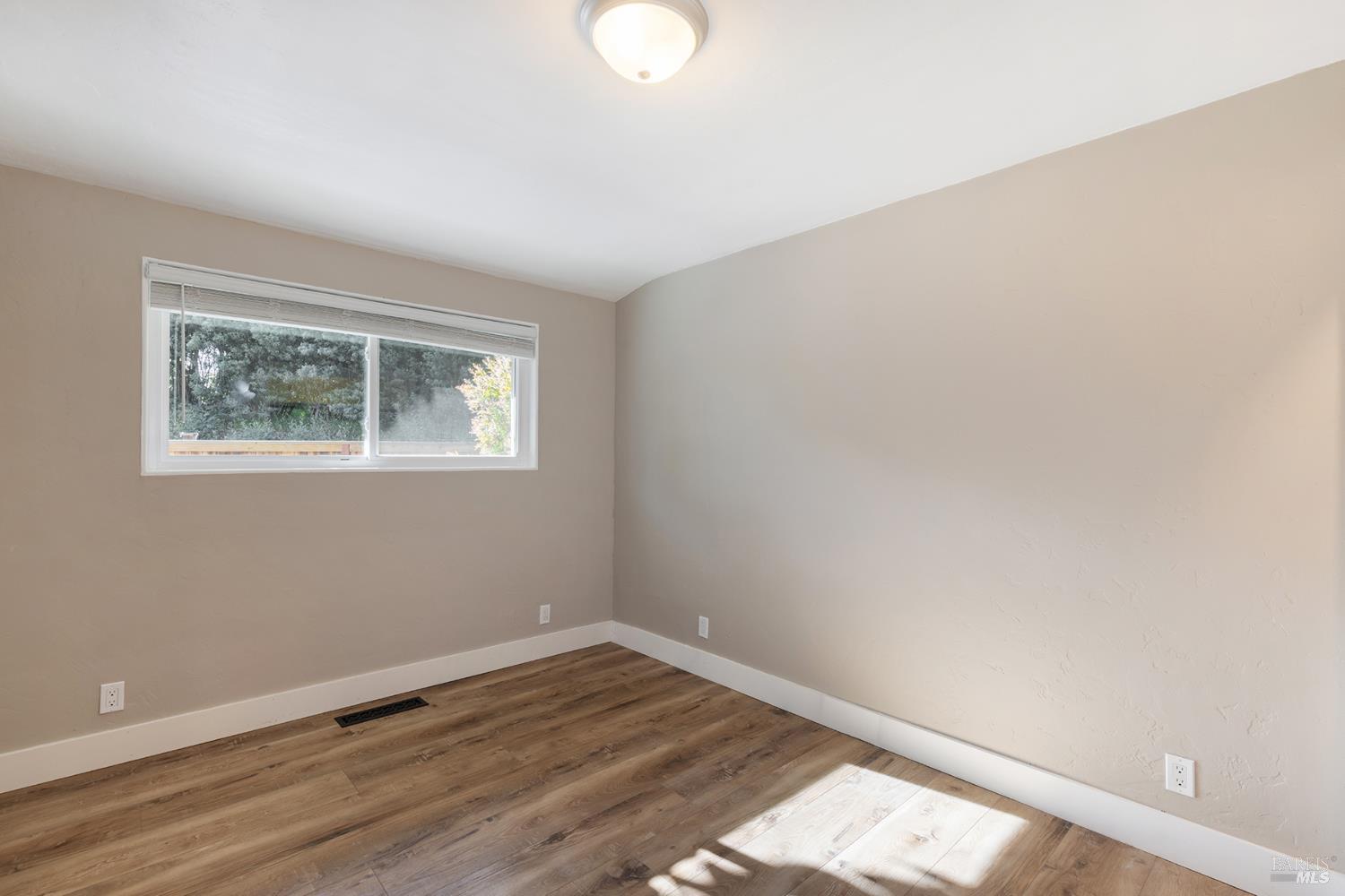 Detail Gallery Image 35 of 64 For 10505 Cherry Ridge Rd, Sebastopol,  CA 95472 - 3 Beds | 3/1 Baths