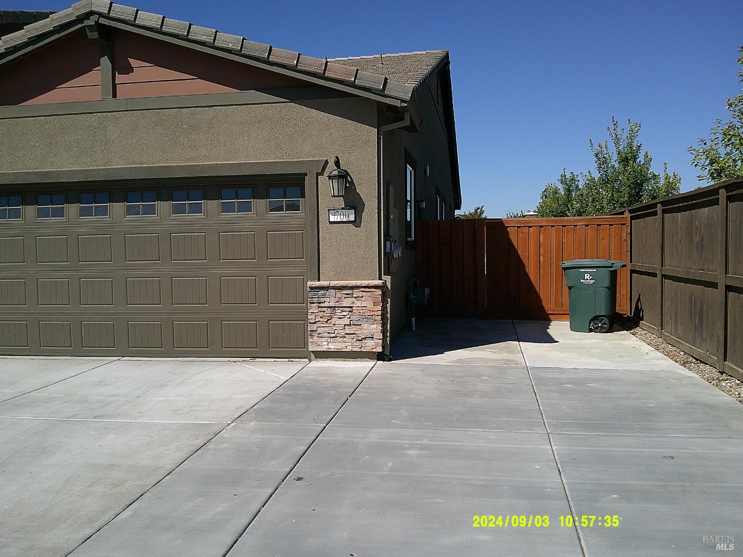 Detail Gallery Image 2 of 16 For 700 Jasmine Ct, Dixon,  CA 95620 - 4 Beds | 3 Baths