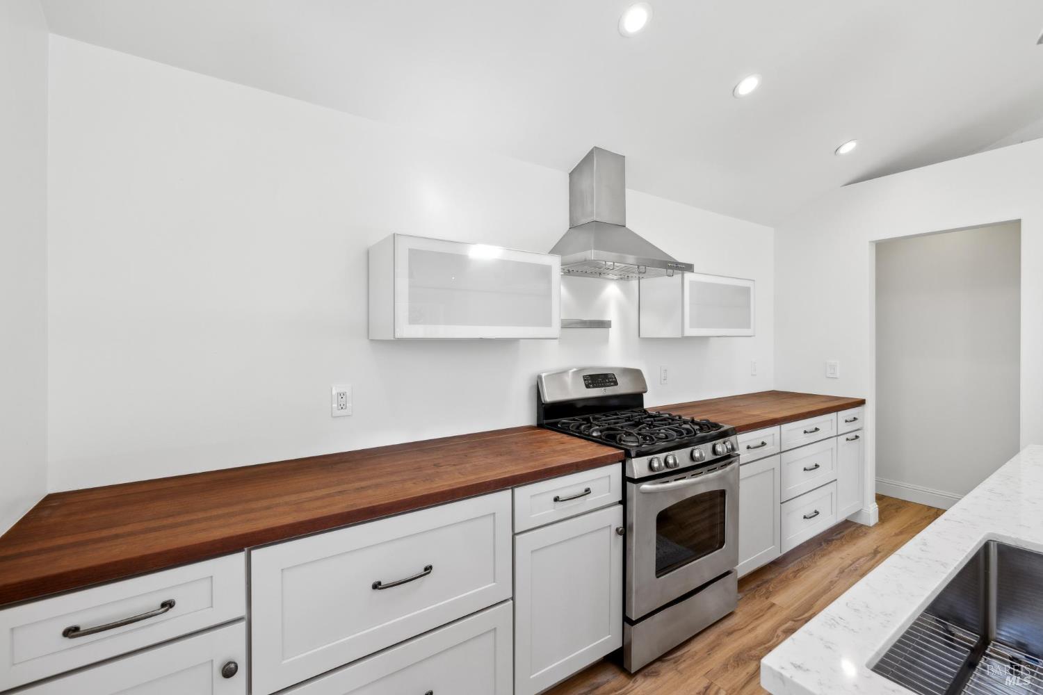 Detail Gallery Image 10 of 30 For 170 Brookside Dr, Angwin,  CA 94508 - 3 Beds | 2 Baths