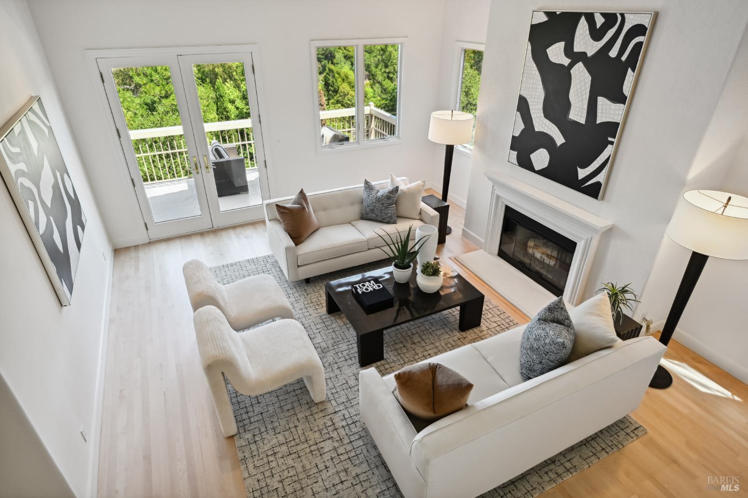 Detail Gallery Image 7 of 65 For 110 Monterey Dr, Tiburon,  CA 94920 - 5 Beds | 4/1 Baths
