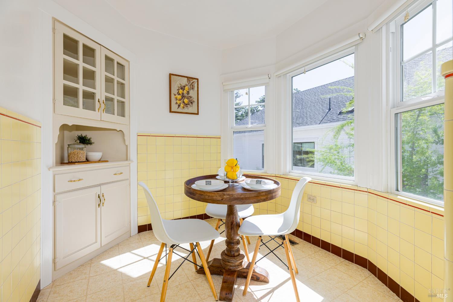 Detail Gallery Image 18 of 52 For 31 Laurel Ave, Petaluma,  CA 94952 - 2 Beds | 1/1 Baths