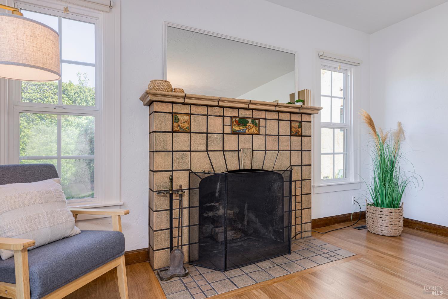 Detail Gallery Image 6 of 52 For 31 Laurel Ave, Petaluma,  CA 94952 - 2 Beds | 1/1 Baths