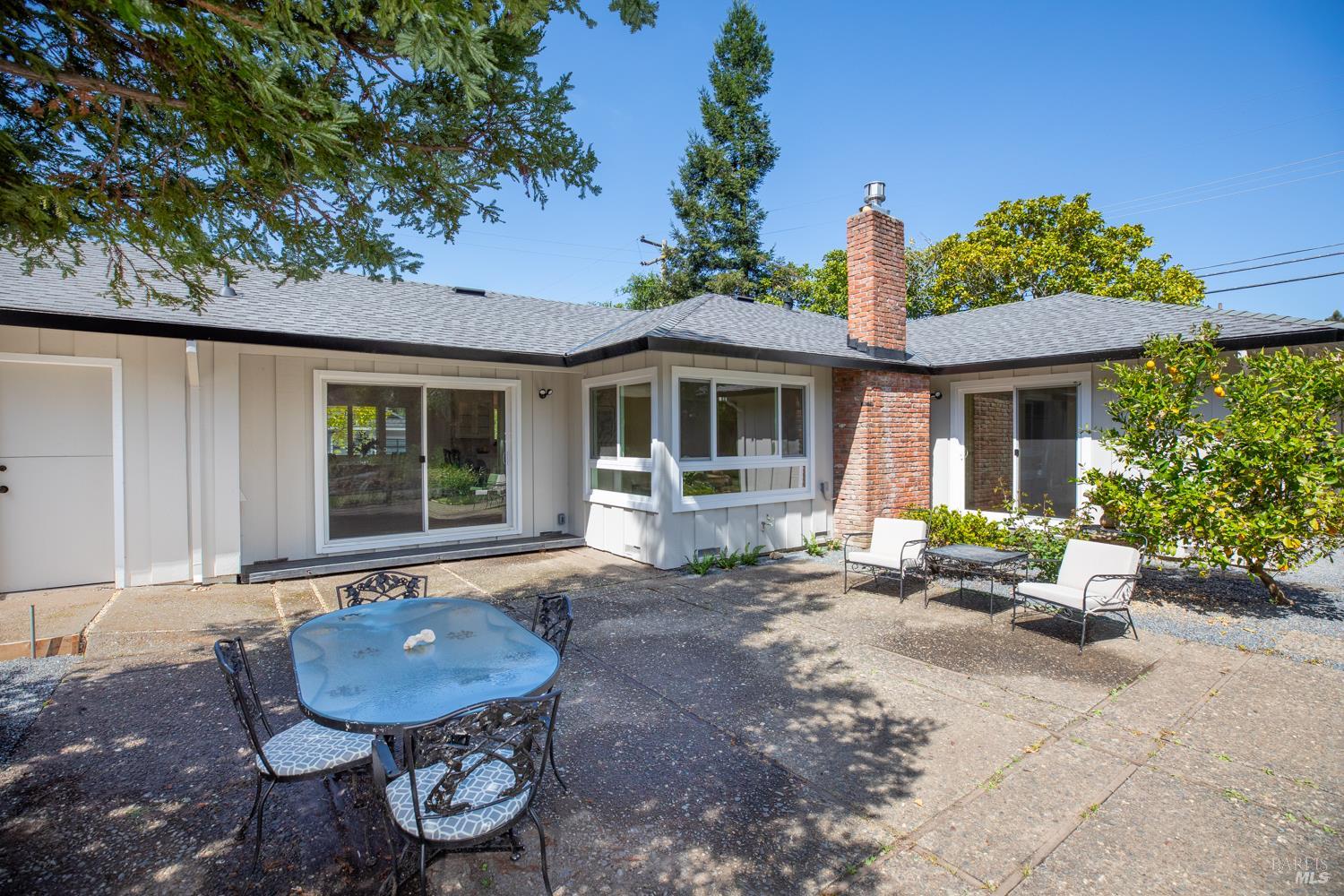 Detail Gallery Image 32 of 56 For 2055 Stonewood Dr, Santa Rosa,  CA 95404 - 3 Beds | 2 Baths