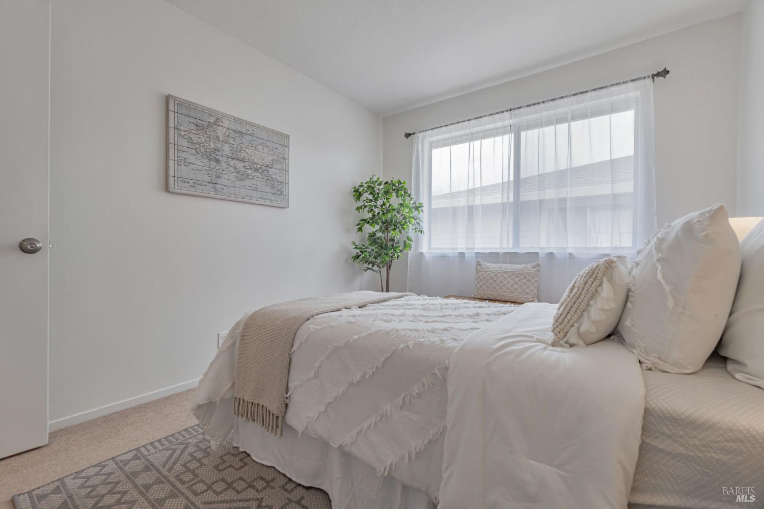 Detail Gallery Image 21 of 31 For 64 Los Padres Cir, Novato,  CA 94947 - 2 Beds | 1 Baths