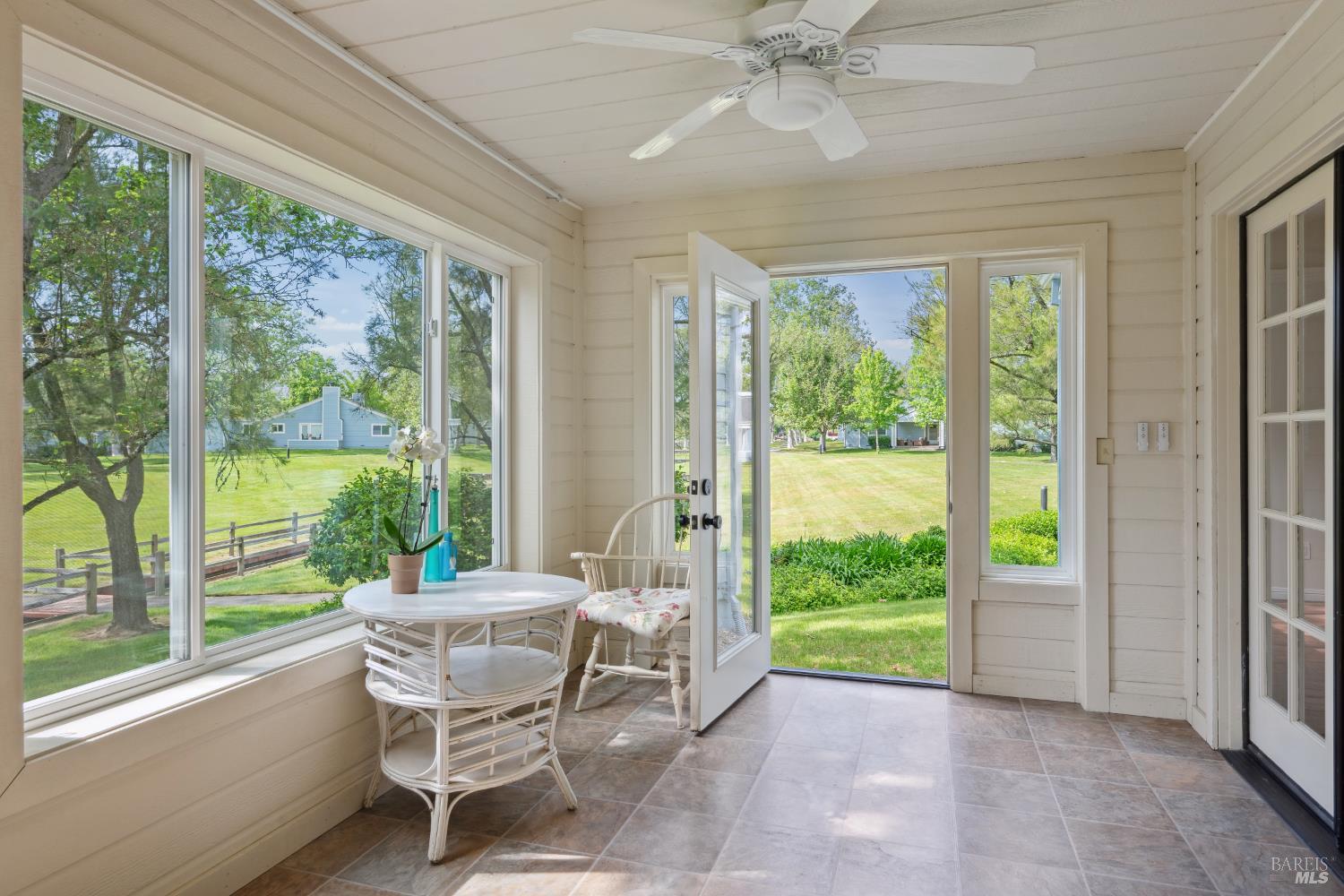 Detail Gallery Image 15 of 31 For 9522 Lakewood Dr, Windsor,  CA 95492 - 2 Beds | 2 Baths