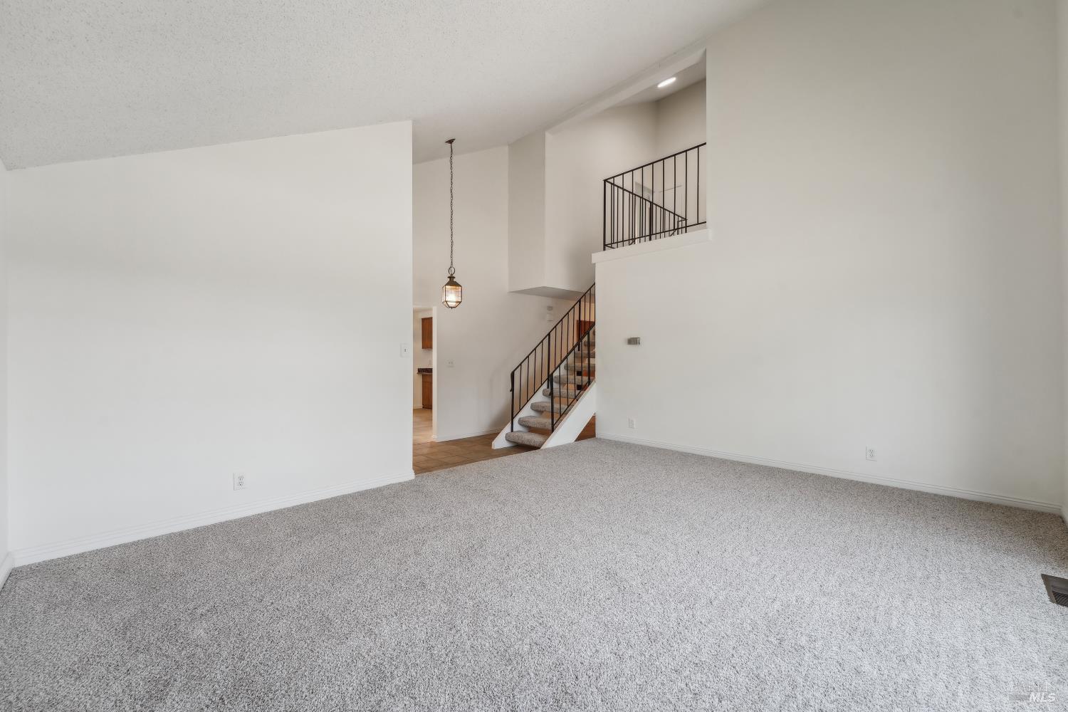 Detail Gallery Image 7 of 45 For 543 Sandy Way, Benicia,  CA 94510 - 4 Beds | 3 Baths