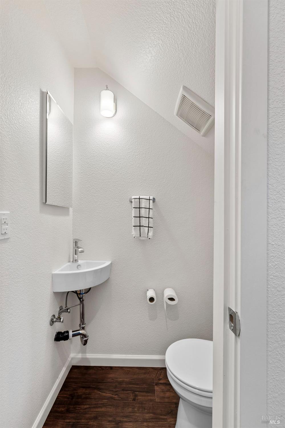Detail Gallery Image 19 of 50 For 46 Birch Haven Way, Santa Rosa,  CA 95407 - 4 Beds | 2/1 Baths