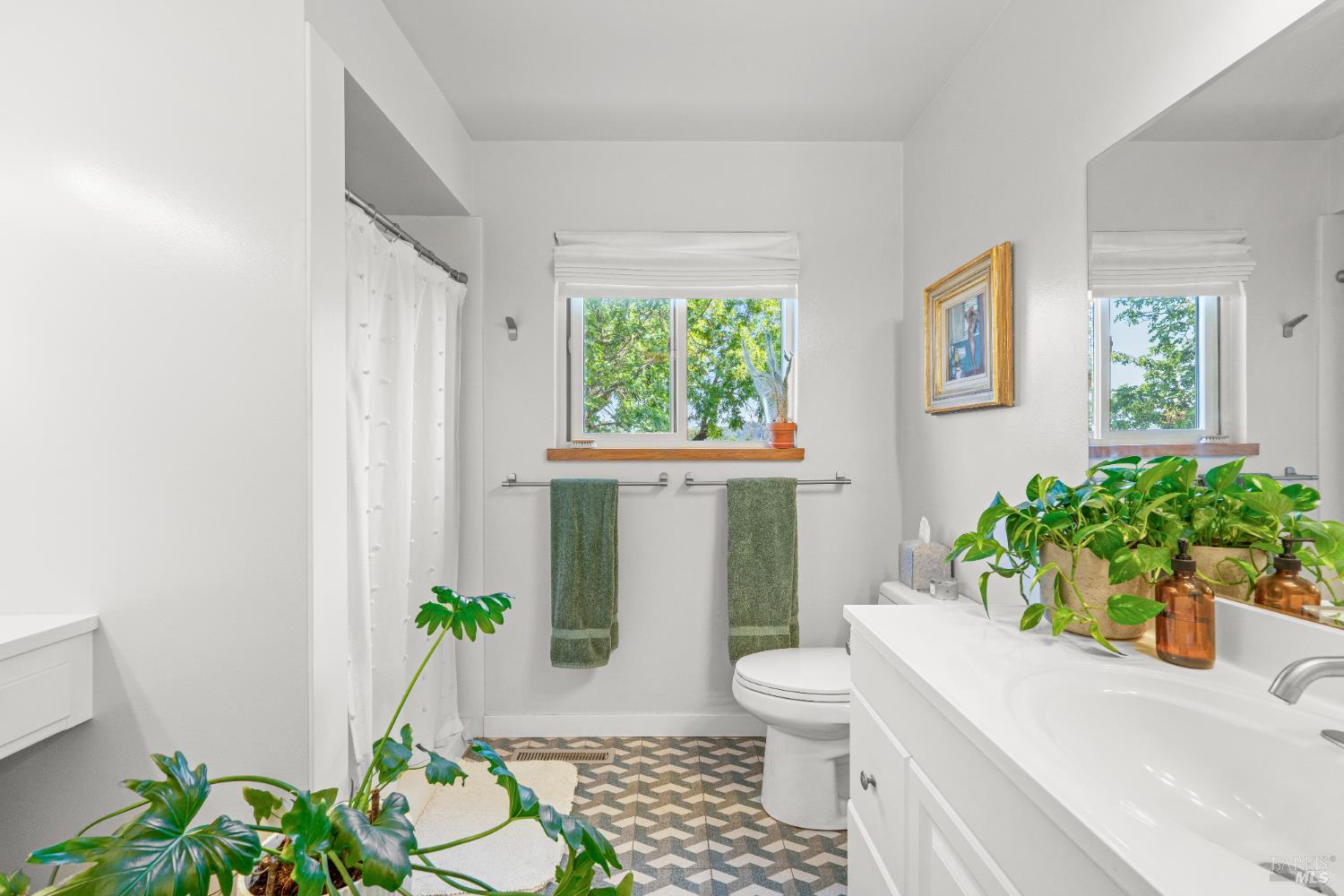 Detail Gallery Image 25 of 30 For 21800 River Rd, Geyserville,  CA 95441 - 3 Beds | 2 Baths