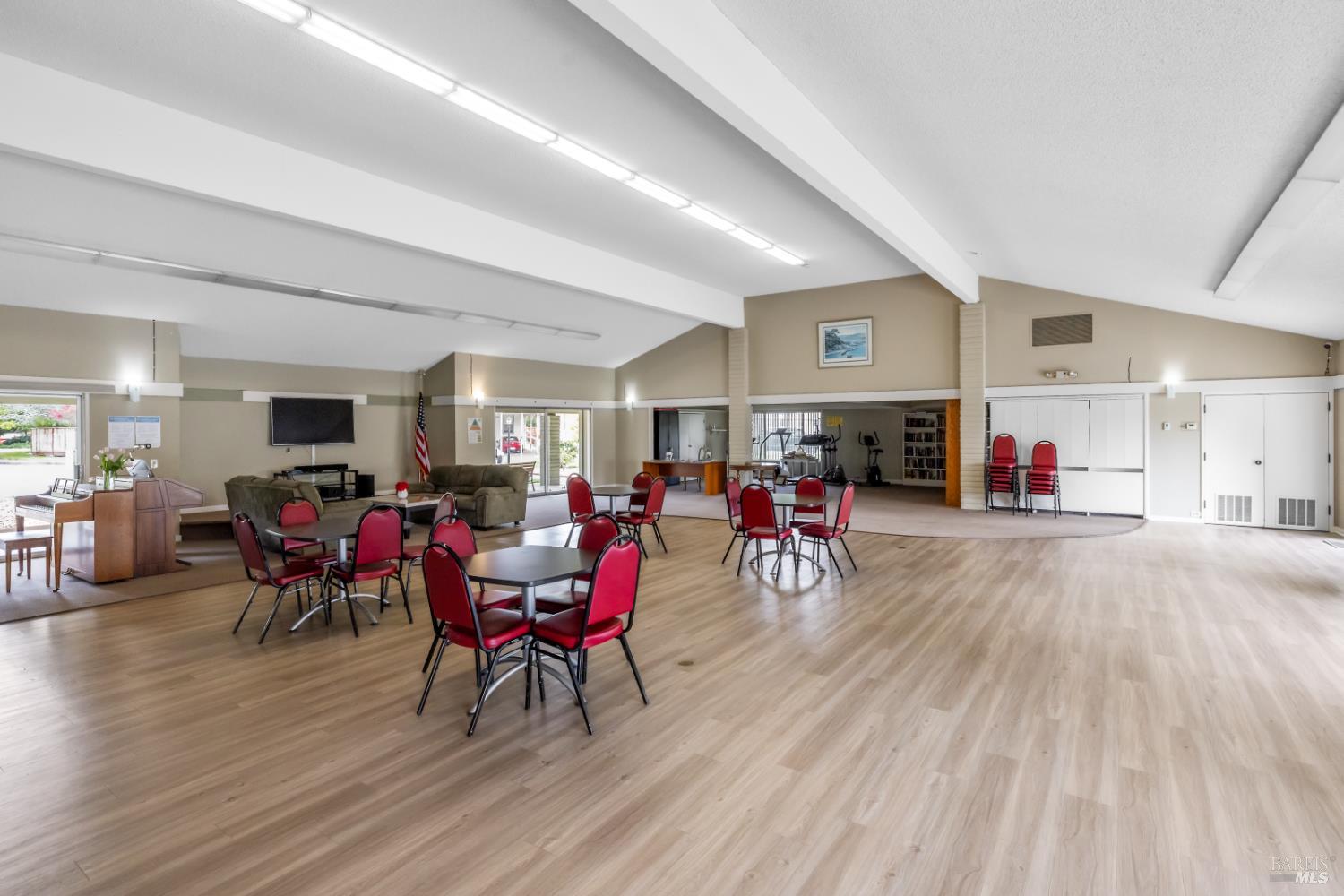 Detail Gallery Image 46 of 51 For 25 Walnut Cir, Rohnert Park,  CA 94928 - 3 Beds | 2 Baths