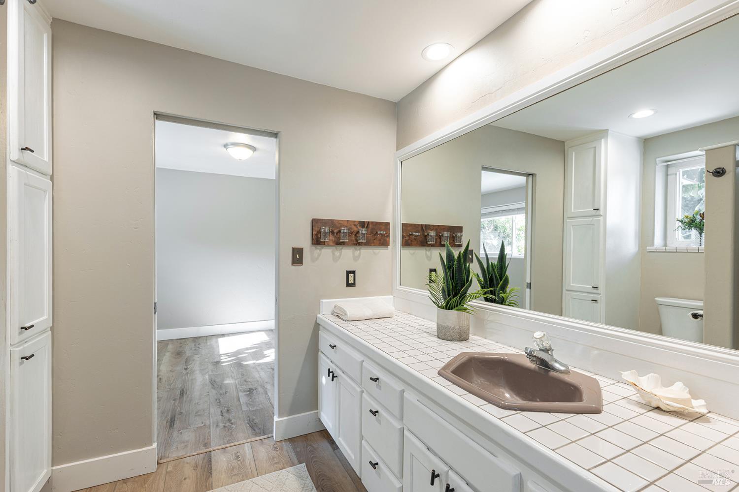 Detail Gallery Image 36 of 64 For 10505 Cherry Ridge Rd, Sebastopol,  CA 95472 - 3 Beds | 3/1 Baths